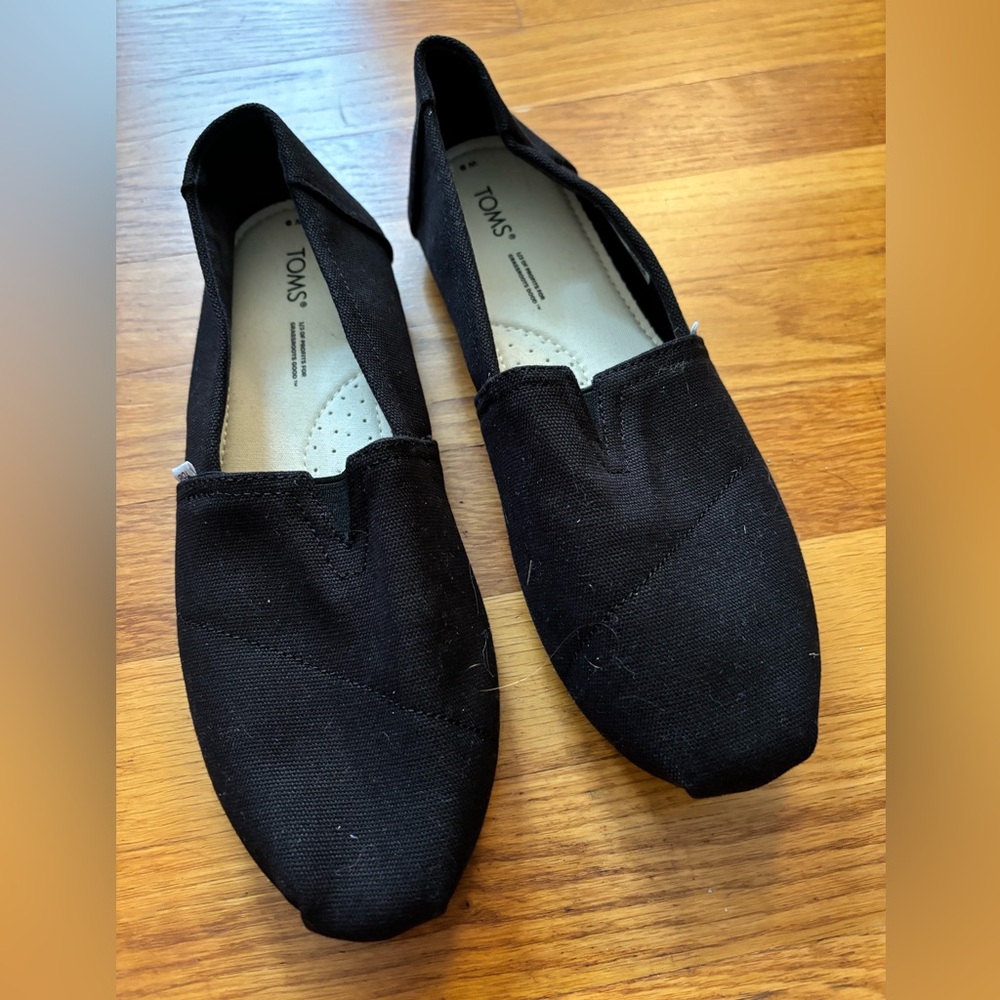 Toms Original Alparhata Black on Black Womens Size 9